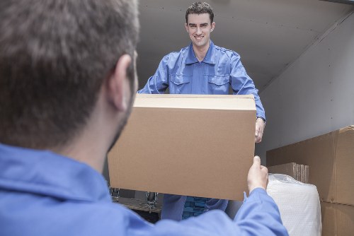 Moving van service in Barnescray for home and furniture transport